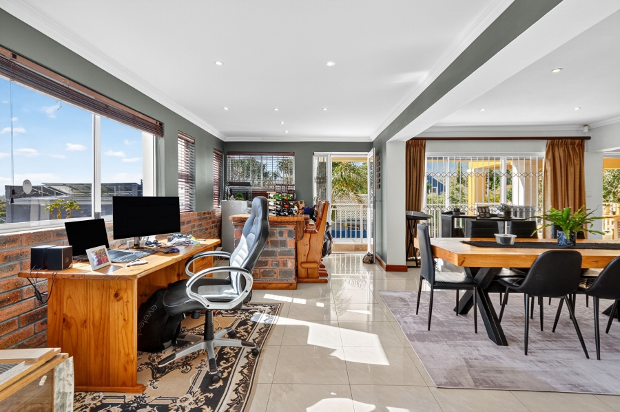 6 Bedroom Property for Sale in Olive Grove Western Cape